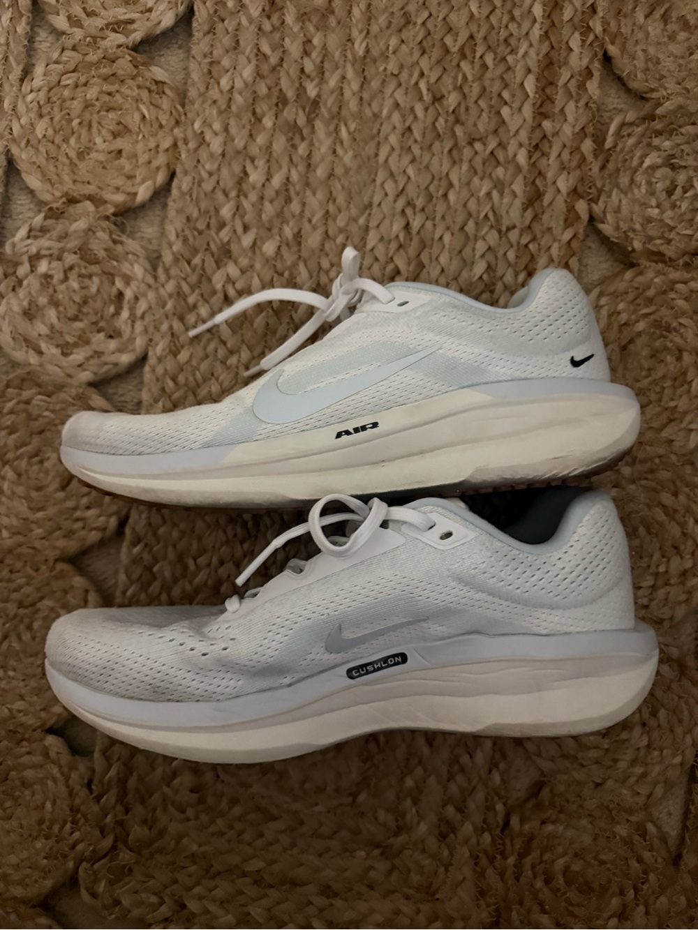 Nike Women’s Winflo 11 road running, Pale Blue Air Cushion Running Sneakers - Picture 2 of 5